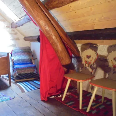 Alice Vintage House